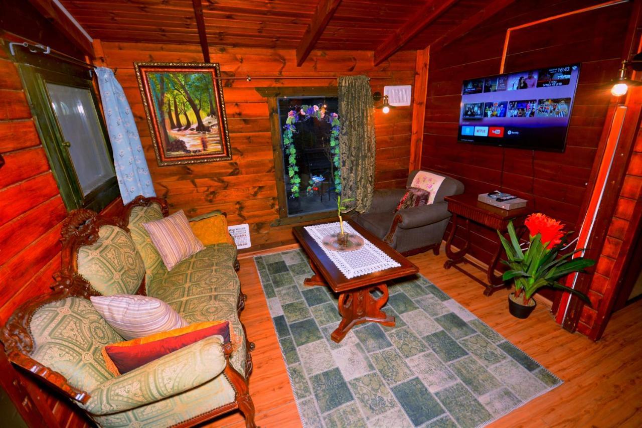 Family Cabin Menahemya Exterior photo